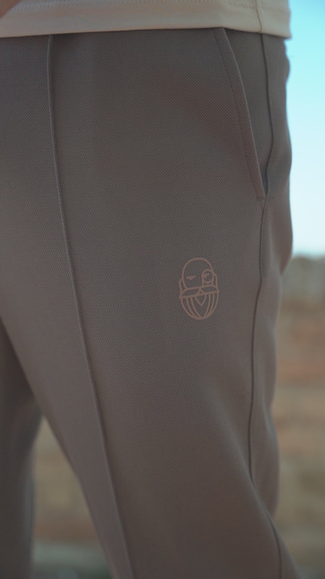 Учитај видео: 